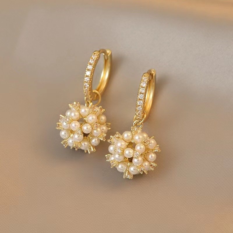 Pearl flower ball earrings