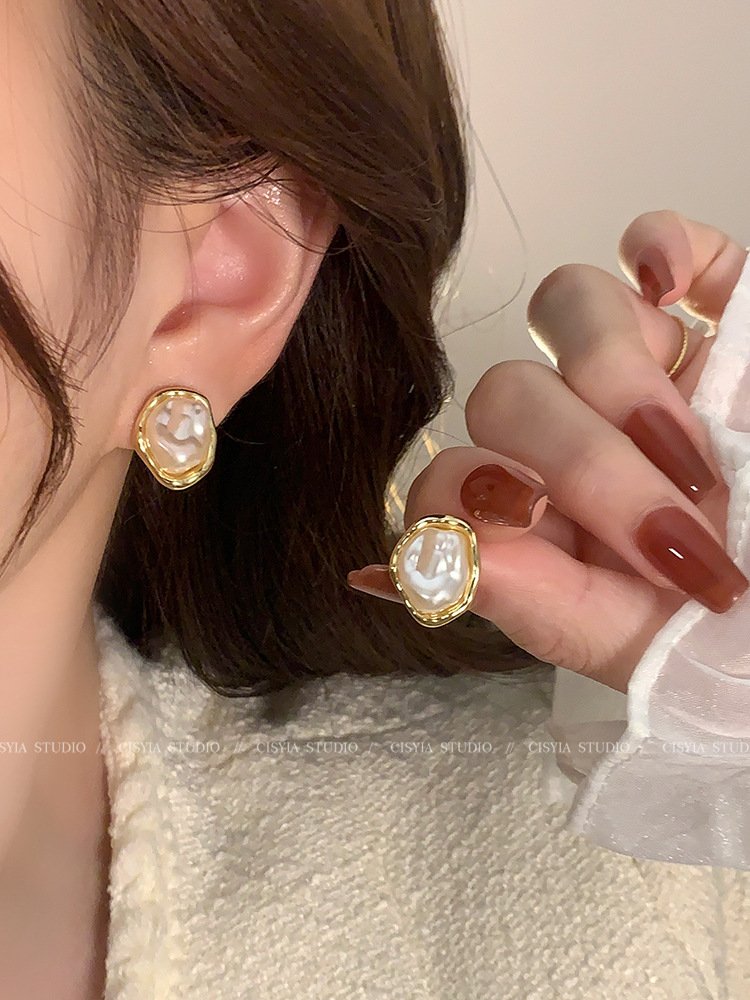 Baroque Pearl Earrings