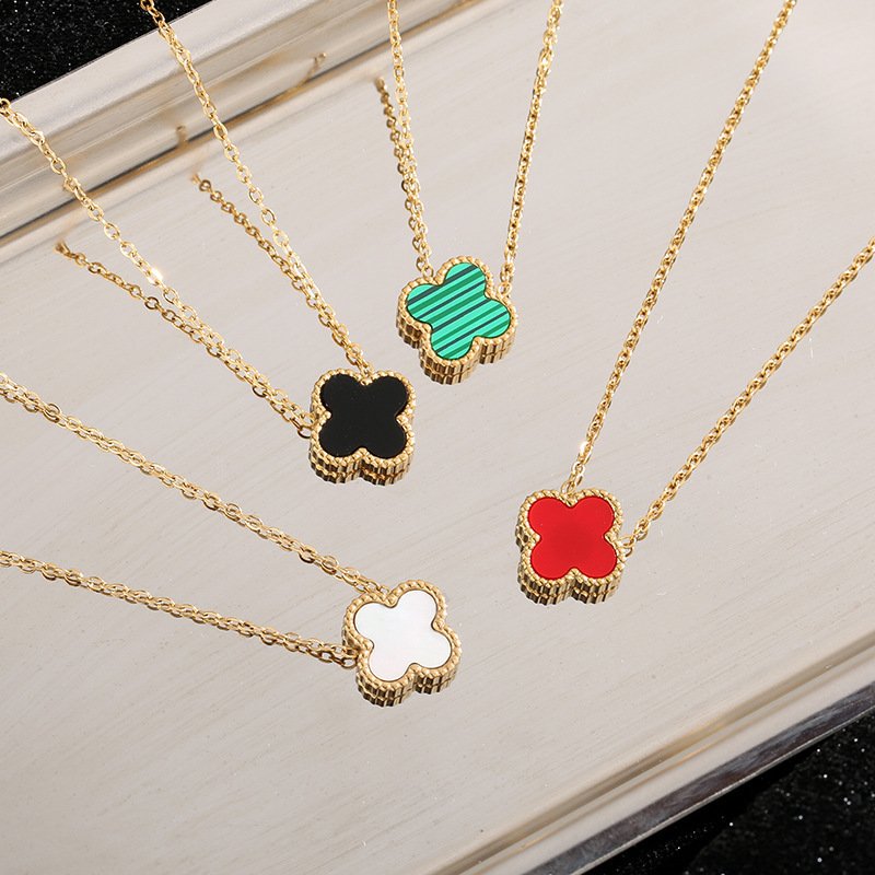 Clover Gold Pendant Necklace