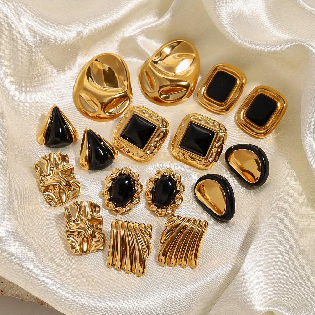 Vintage Black & Gold Plated Statement Earrings