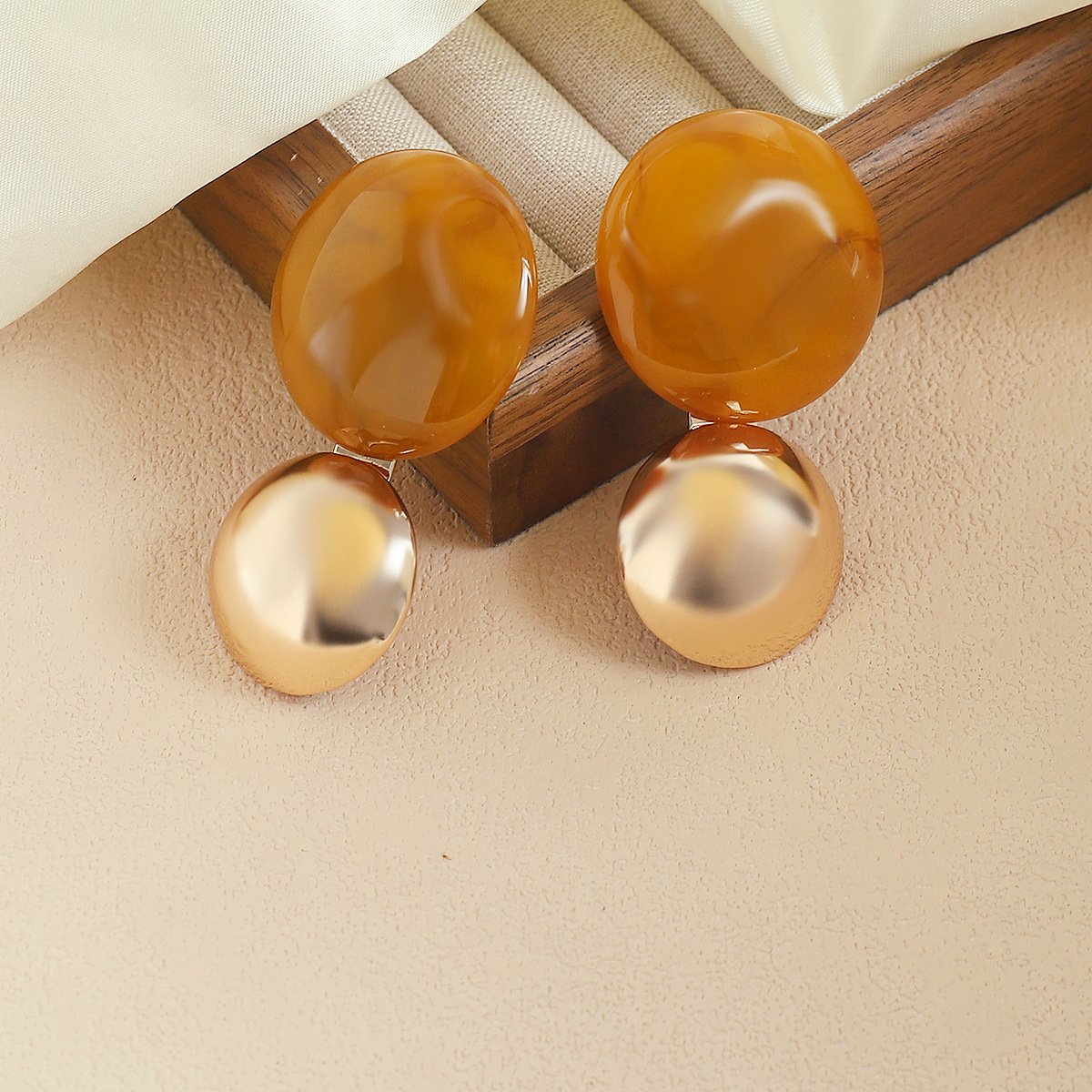 Amber Resin And Gold Disc Drop Earrings Vintage Two Tone Statement Earrings